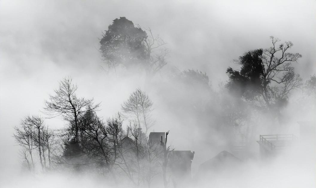 氤氲是什么意思（氤氲的读音和意思）